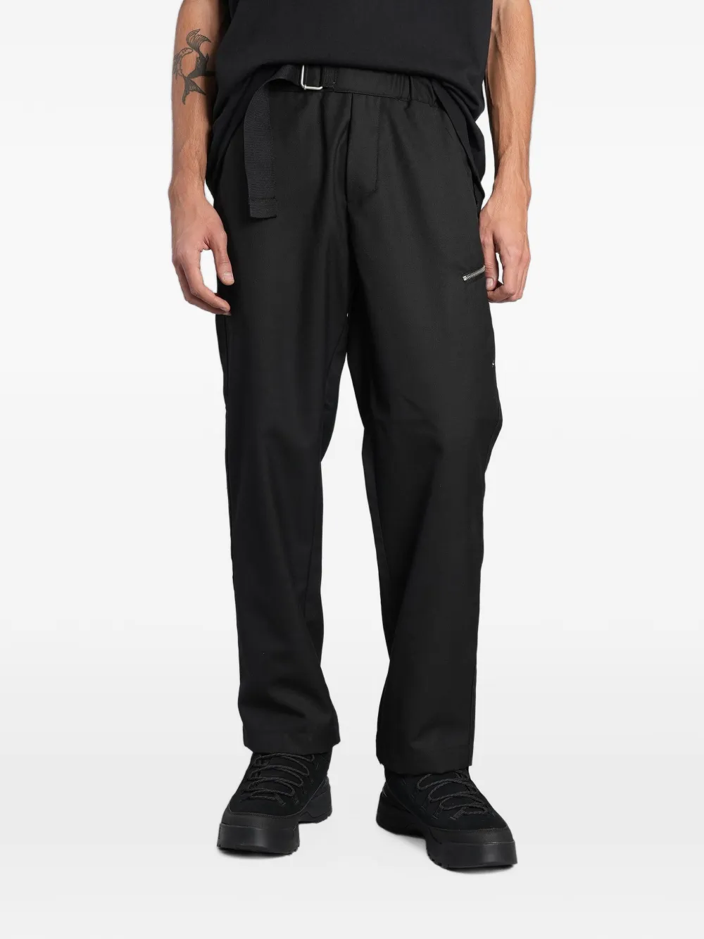 Peacemaker Oamc belted zip-detail trousers Zwart