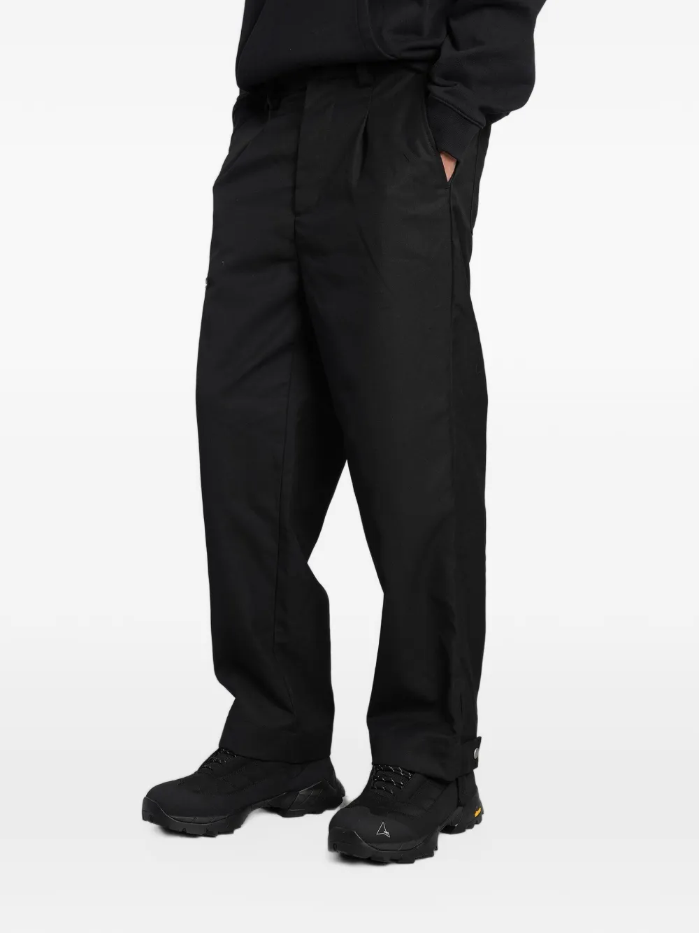 Peacemaker Oamc pleated straight-leg trousers Zwart