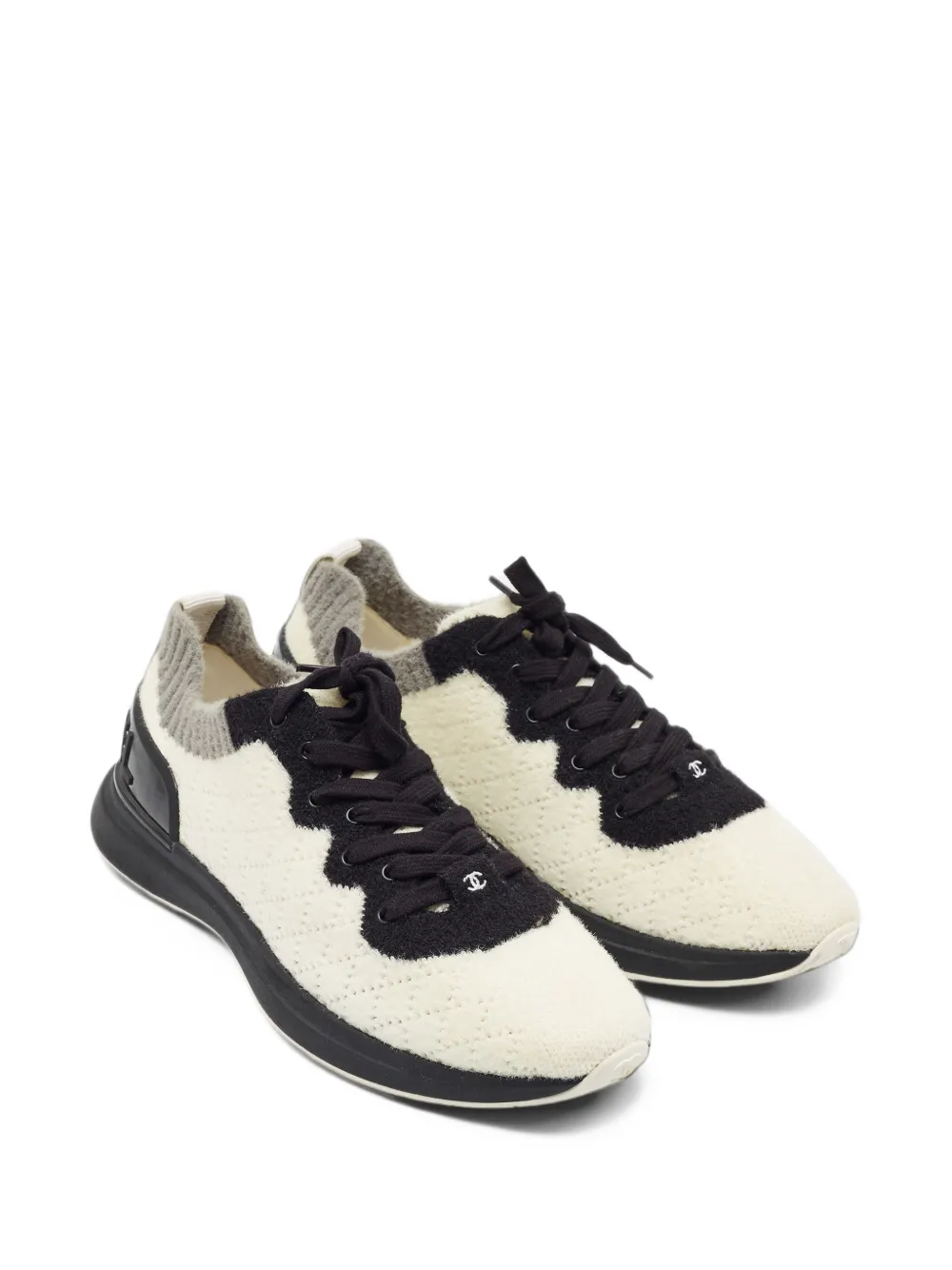 CHANEL Pre-Owned CC Logo knit sneakers - Nude