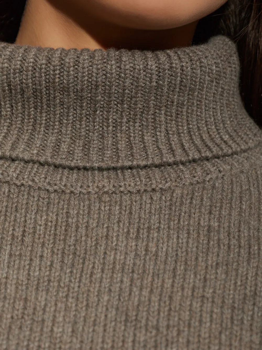 Lisa Yang Zelrina turtleneck sweater Bruin
