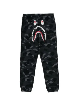 A BATHING APE®