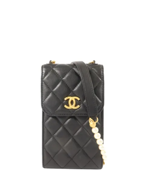 CHANEL Pre-Owned Pearl Crush quilted leather phone holder