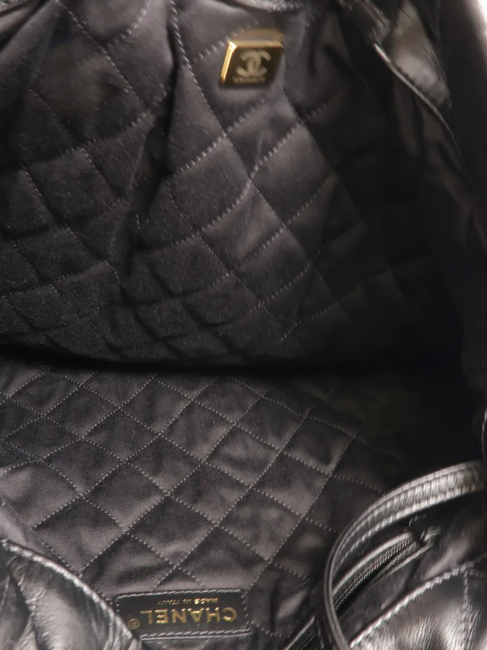 CHANEL Pre-Owned 22 quilted backpack Zwart