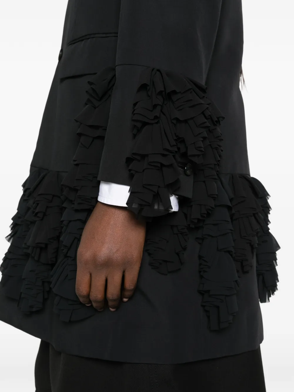 Comme Des Garçons ruffled tiered coat Zwart