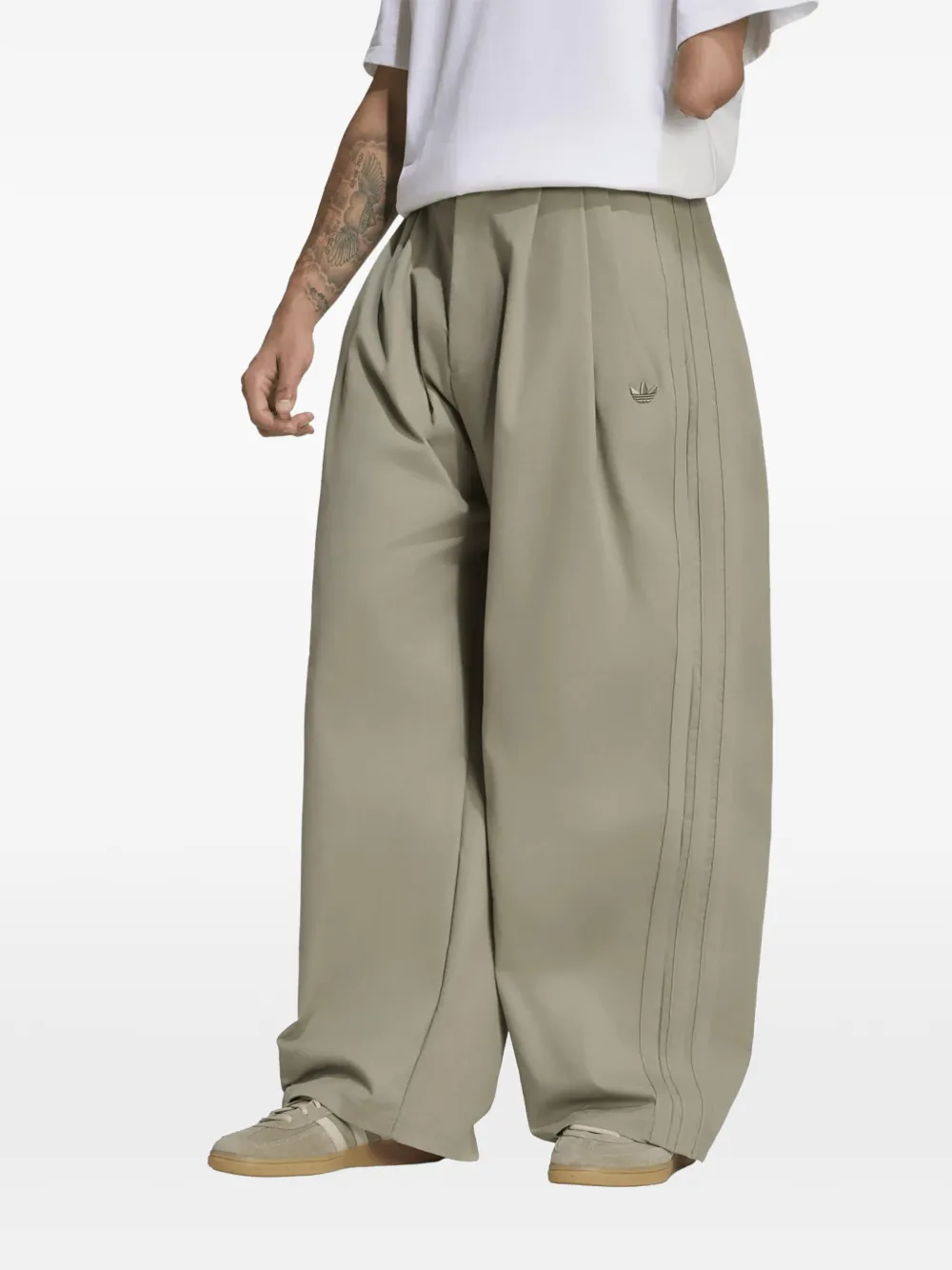 adidas triple pleated pants Groen