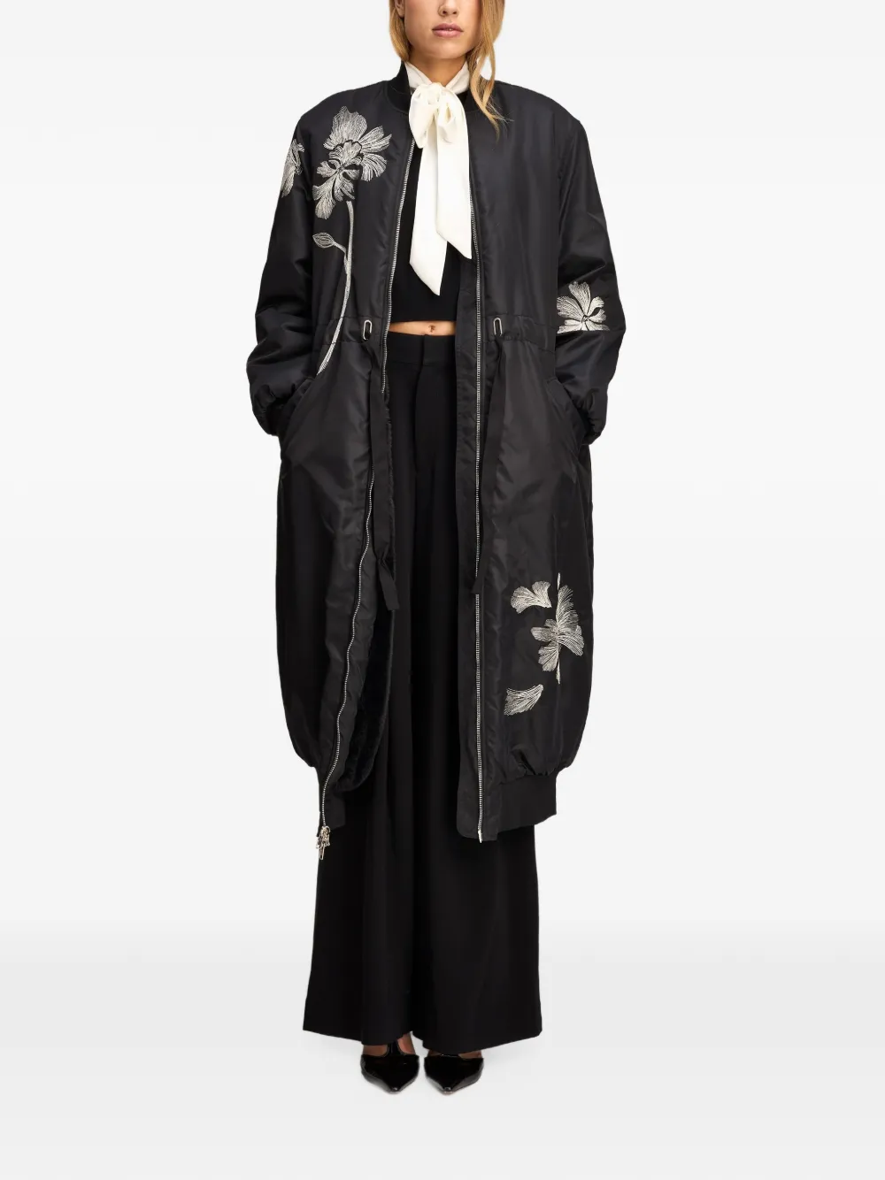 Cinq A Sept Celestina floral-embroidered coat Zwart
