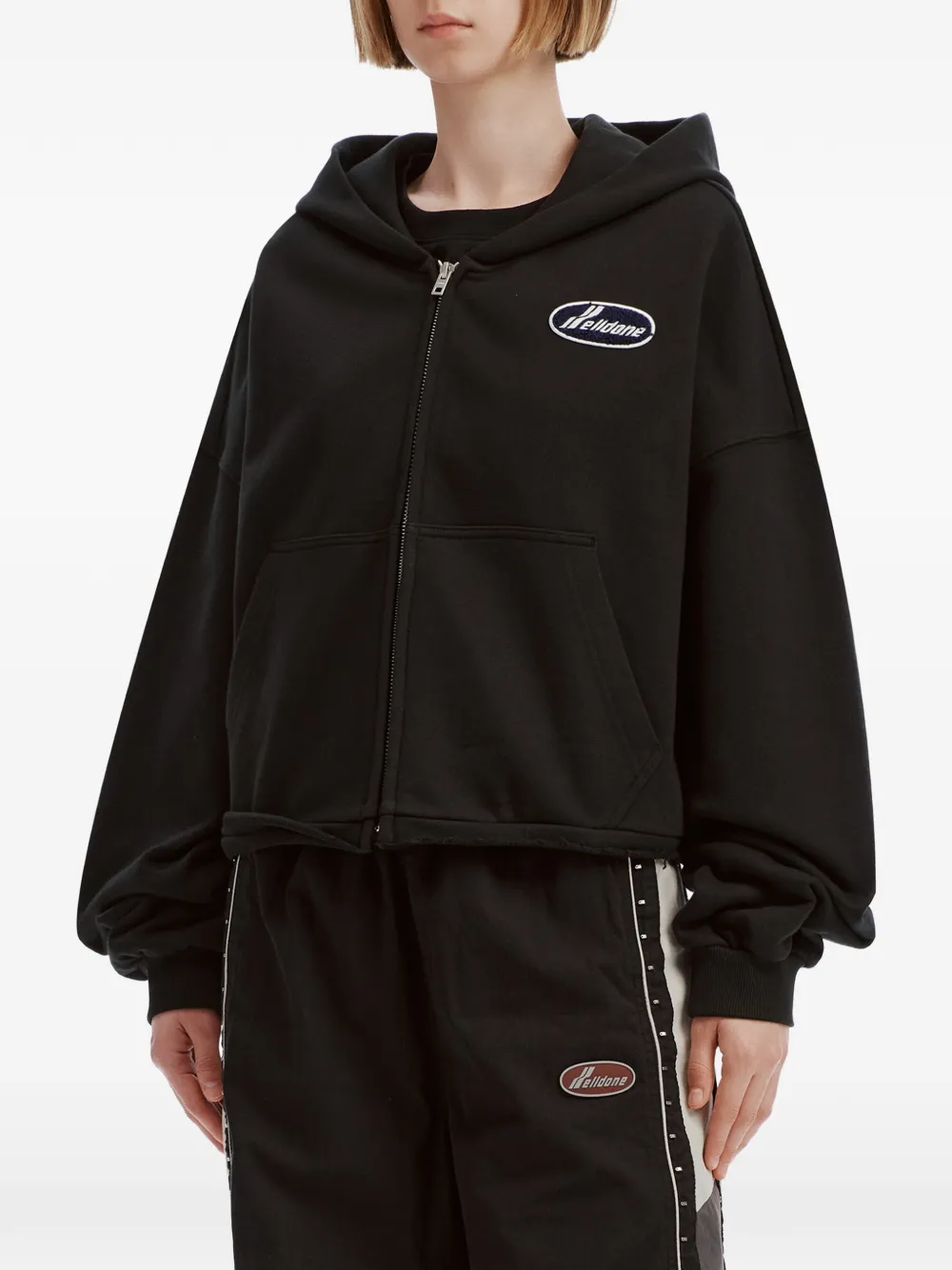 We11done logo-patch zip-up hoodie Zwart