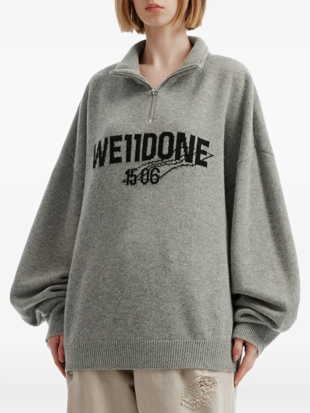 We11done logo-intarsia half-zip sweater Grijs