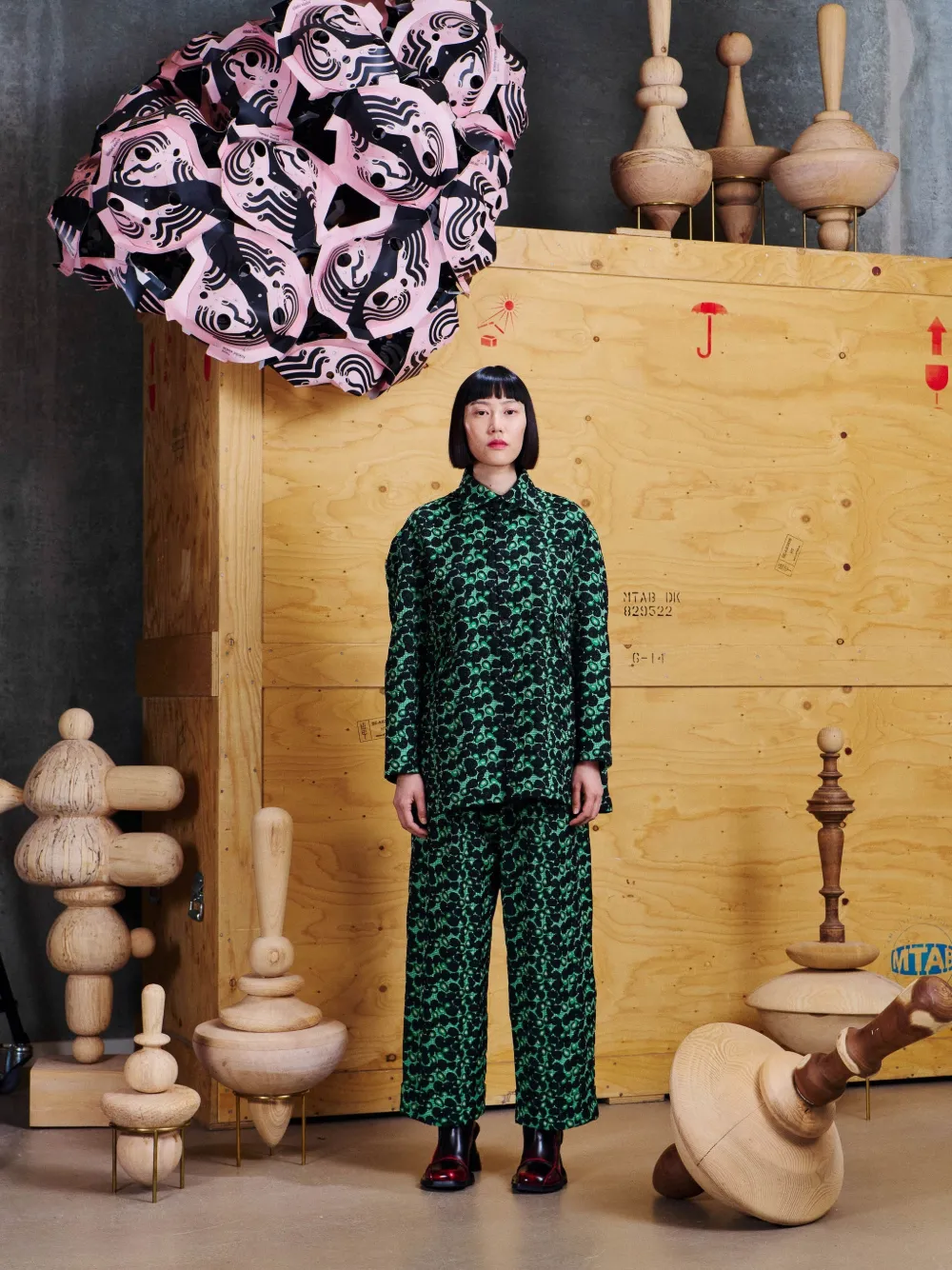 Henrik Vibskov Say Cotton Pants berry-pattern trousers Groen