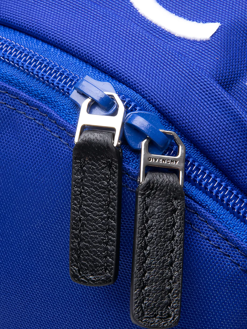 Givenchy Essential U logo-detail backpack Blauw