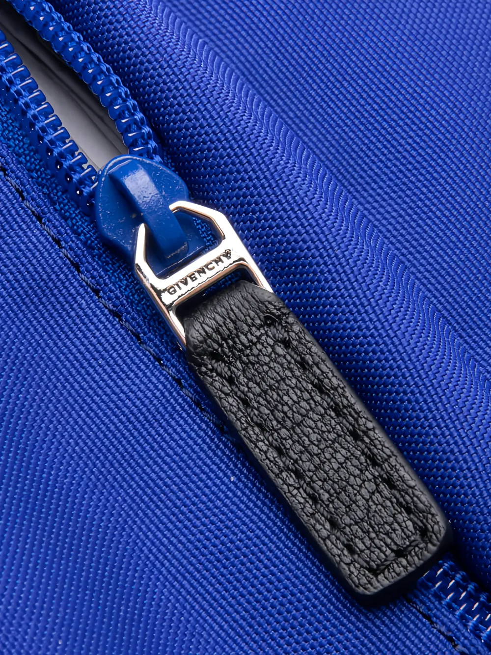 Givenchy Essential U logo-detail backpack Blauw
