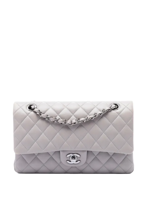 メ*様 CHANEL ノベルティショルダーバッグ　パイル生地　グレー×白 CHANEL Pre-Owned 2013-2014 ミディアム クラシック ラムスキン ダブル