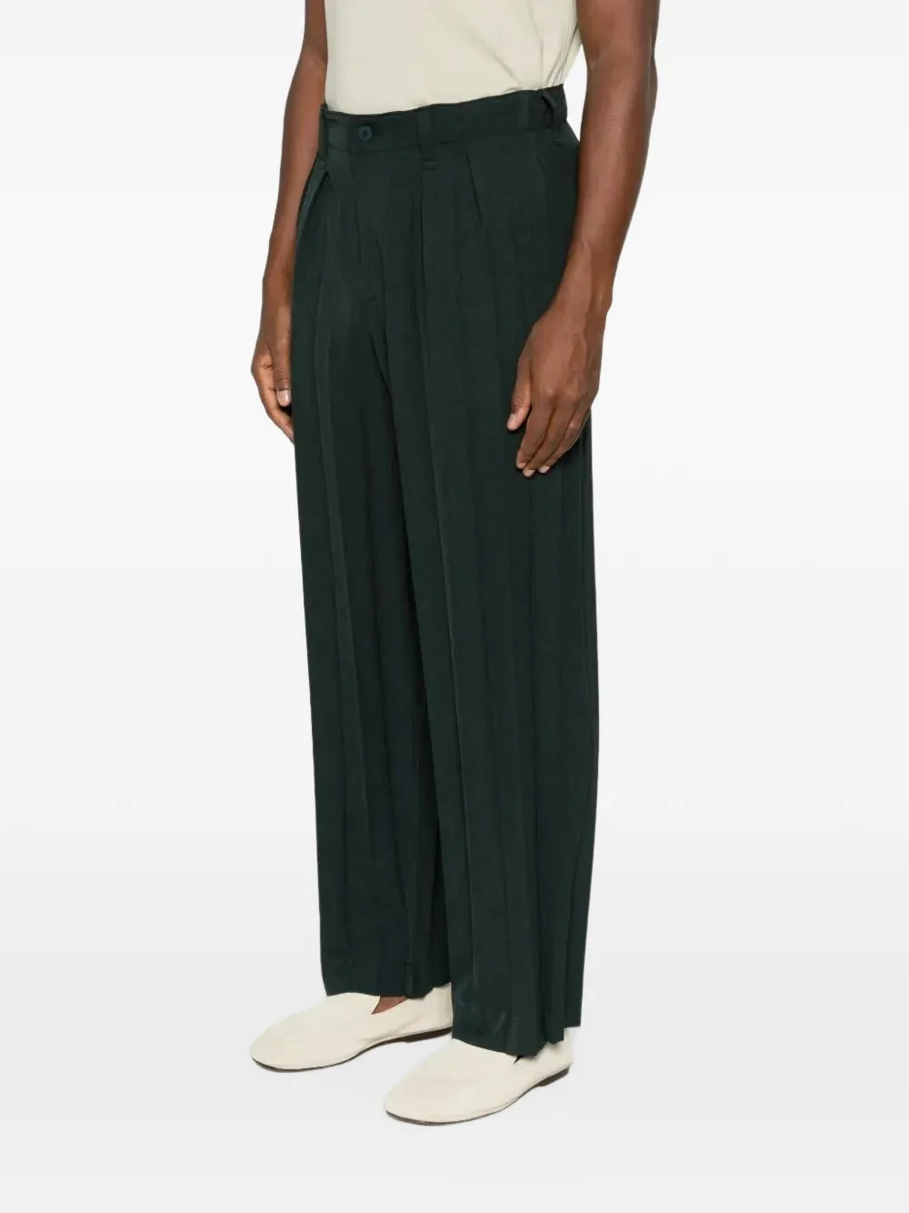 Homme Plissé Issey Miyake Edge Ensemble pleated straight-leg trousers Groen