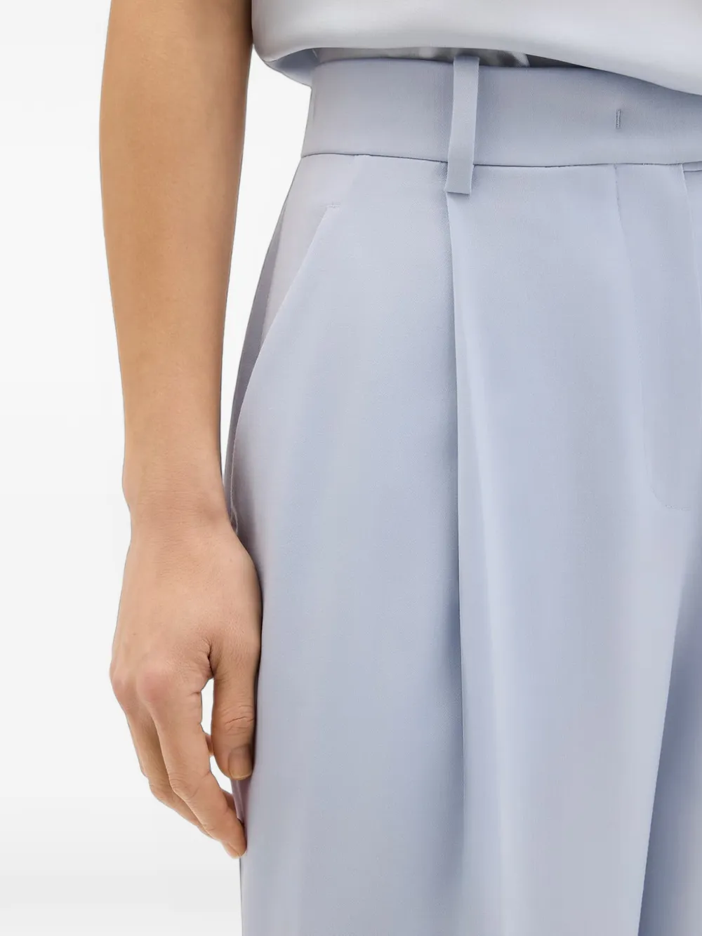Another Tomorrow pleated tailored trousers Blauw