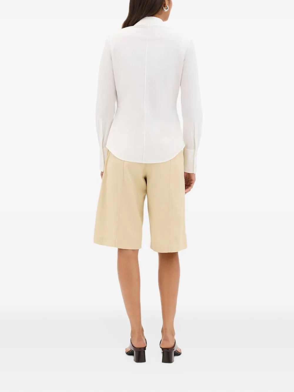 Another Tomorrow poplin bias-cut shirt Wit