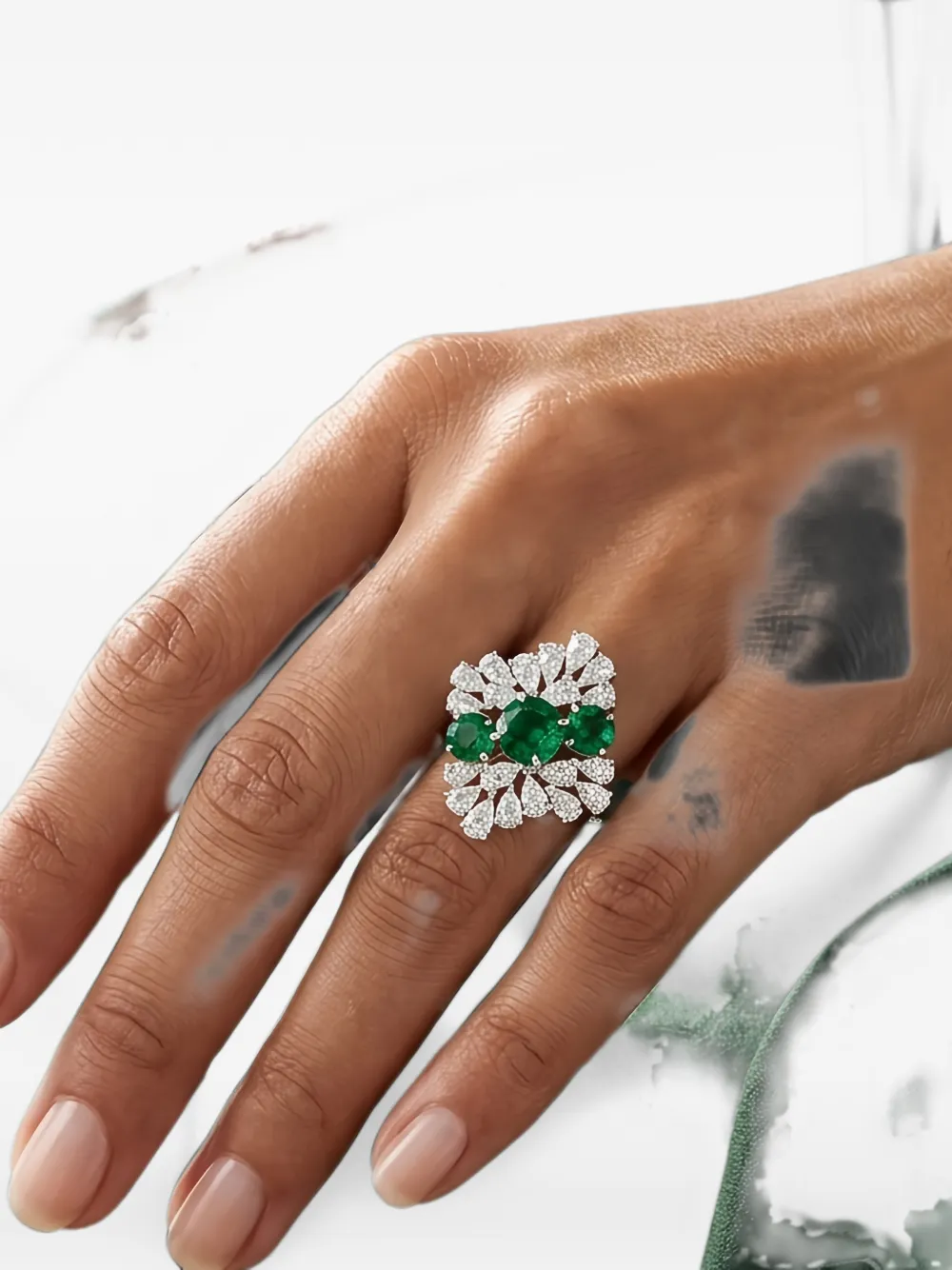HYT Jewelry emerald and diamond ring - Silber