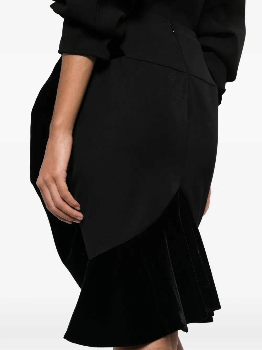 Jacquemus Paloma velvet-panelled ruffled midi skirt Zwart