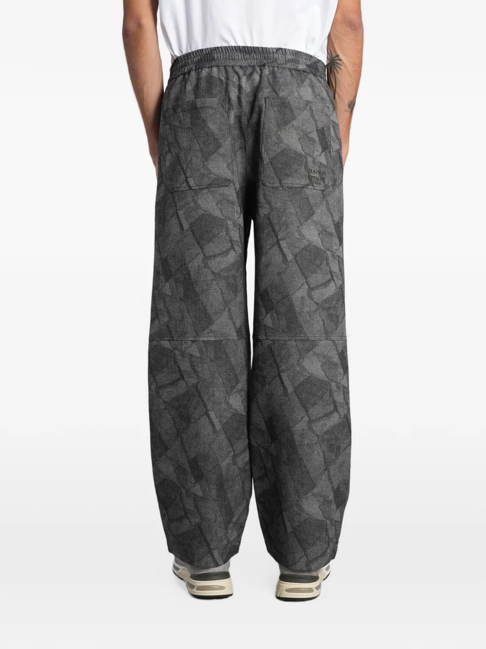 Maison Kitsuné abstract-print cargo pants Grijs