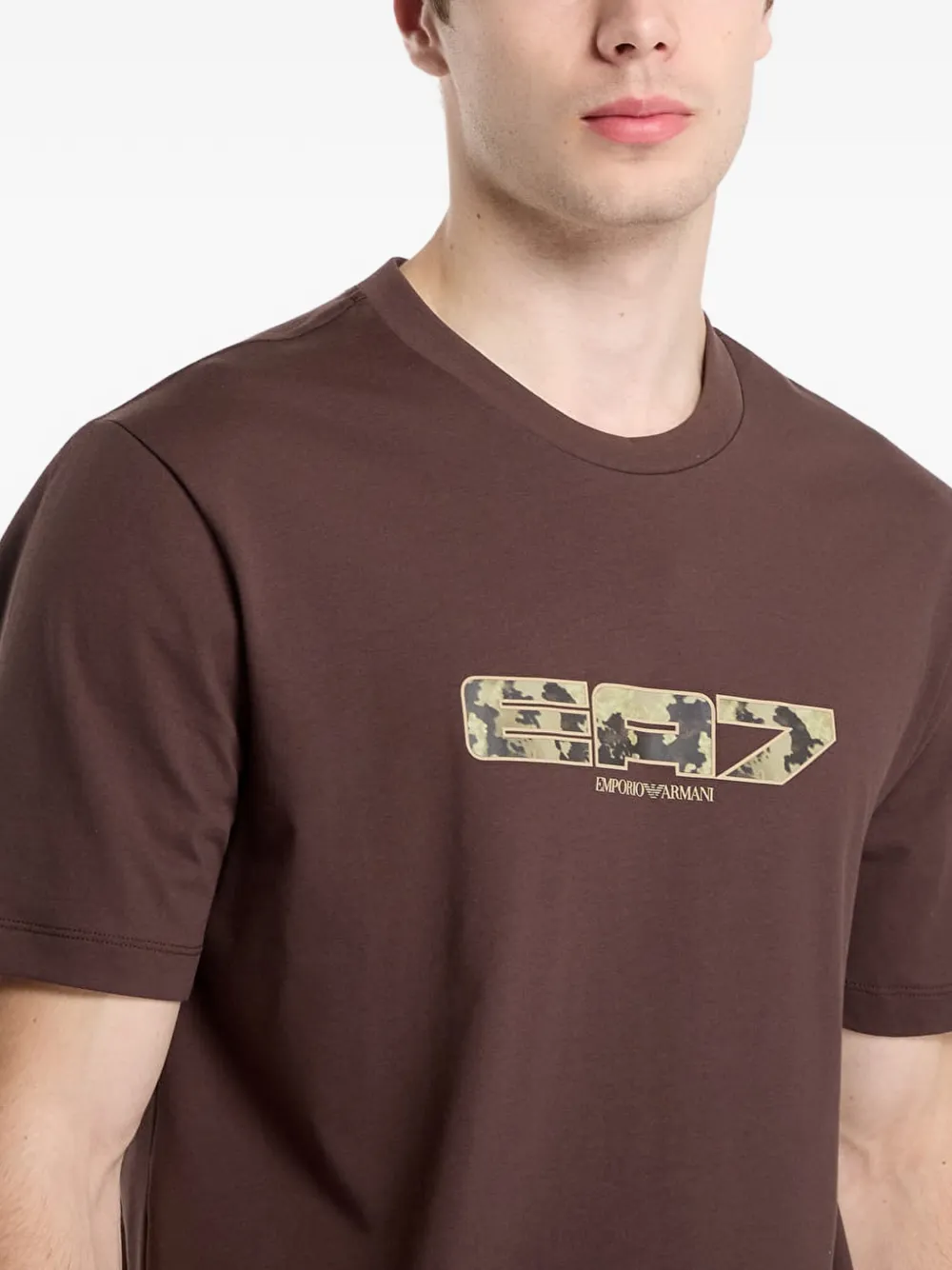 Ea7 Emporio Armani logo-print T-shirt Bruin