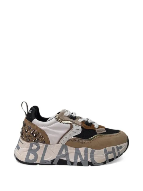 Voile Blanche baskets Club105 cloutées à semelle épaisse