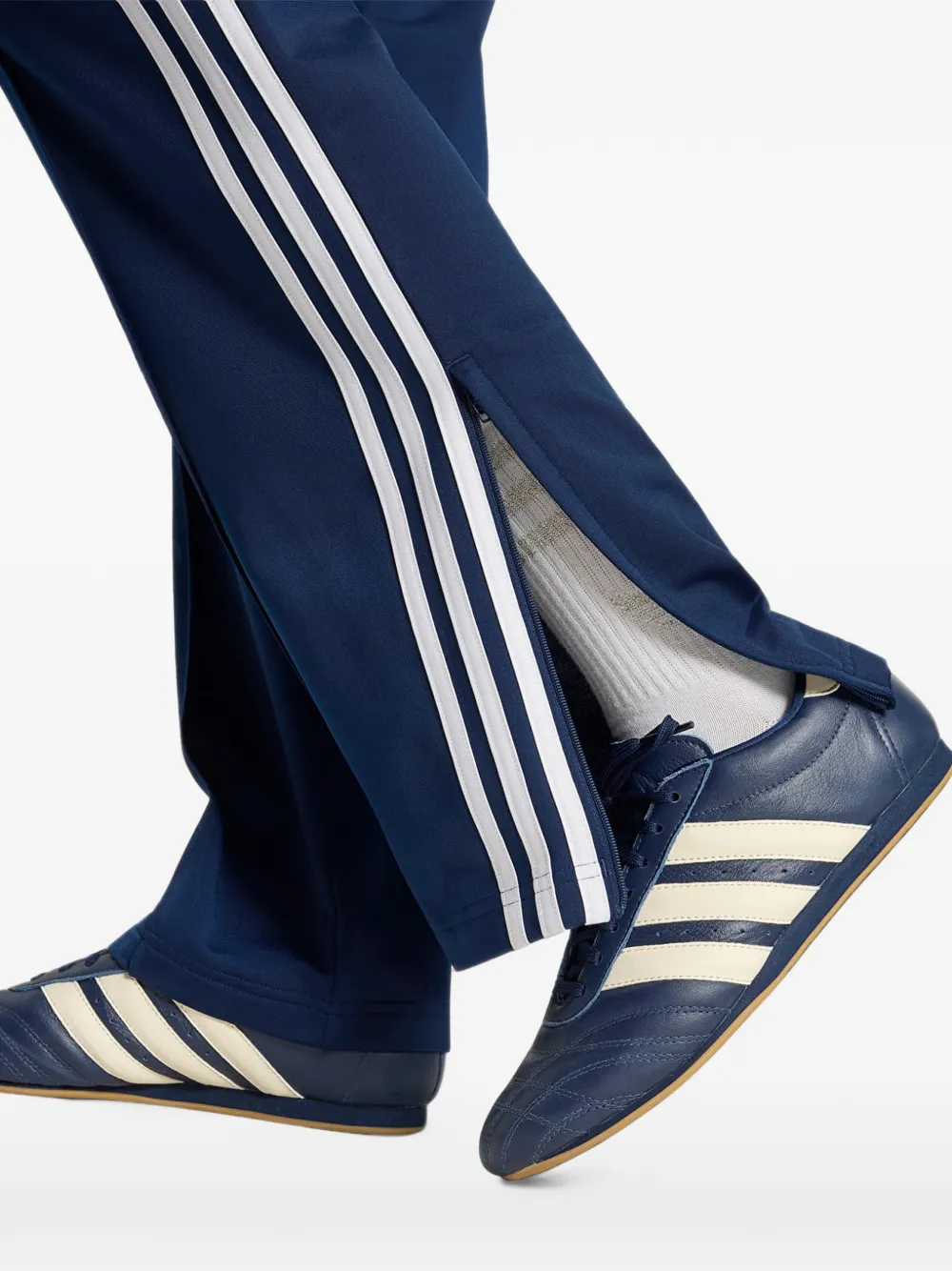 adidas Firebird Classic track pants Blauw