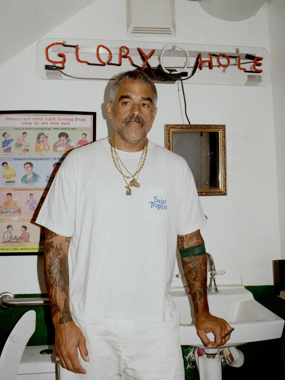 SAINT MXXXXXX x Cafe Tropical logo-print T-shirt Wit