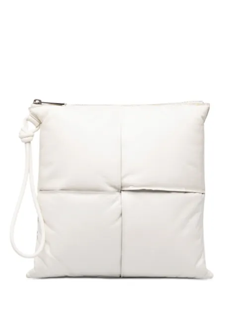 Bottega Veneta Pre-Owned клатч Nappa Maxi Intrecciato Padded Square Wristlet Pouch (2012-2026 годы