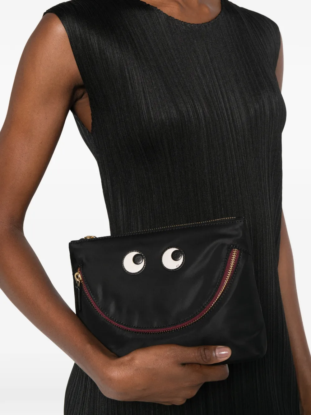 Anya Hindmarch Eyes clutch met rondomlopende rits Zwart
