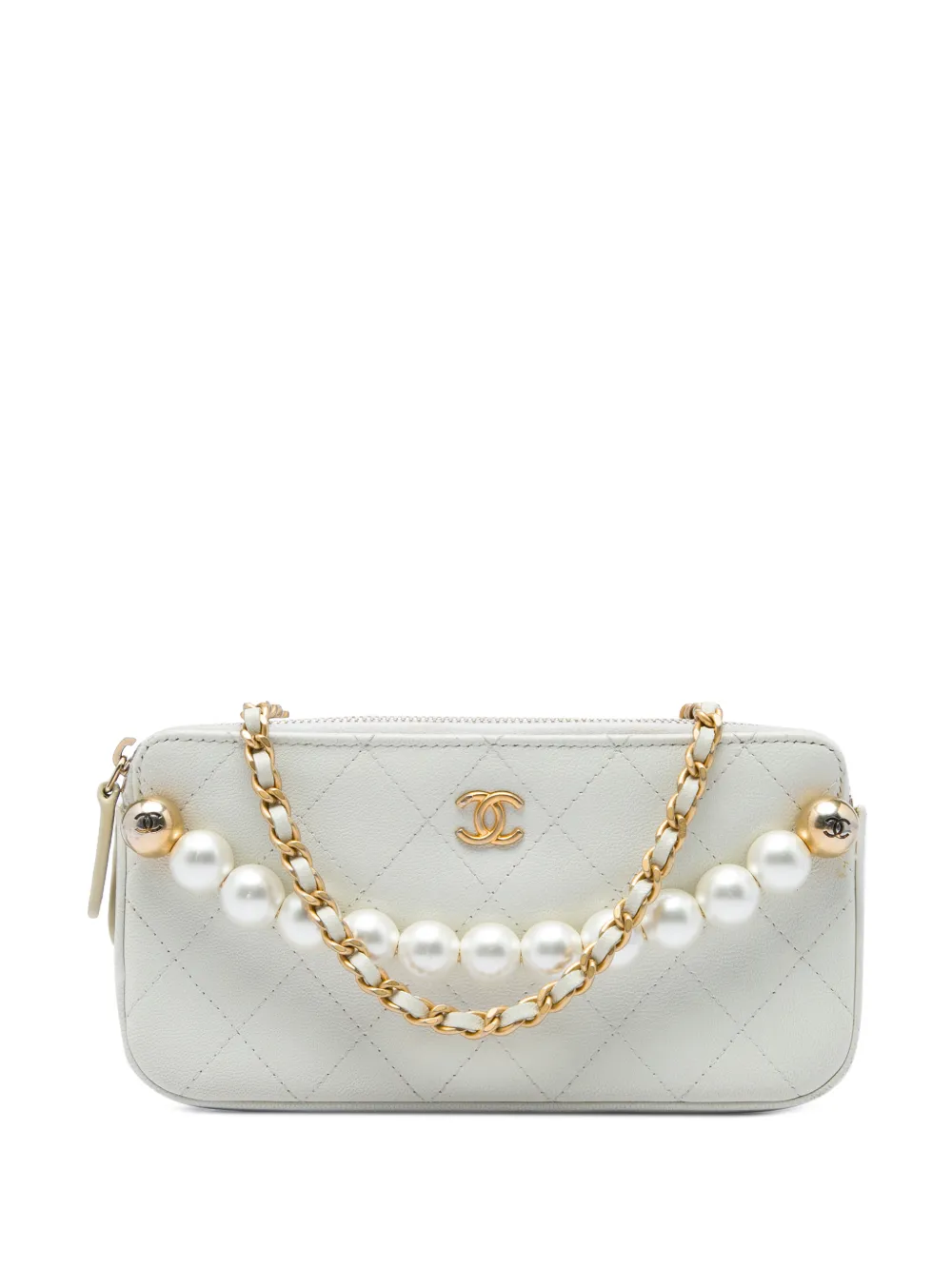 CHANEL Pre-Owned 2019 CC Quilted Goatskin Chic Pearls Double Zip Clutch With Chain satchel - Weiß