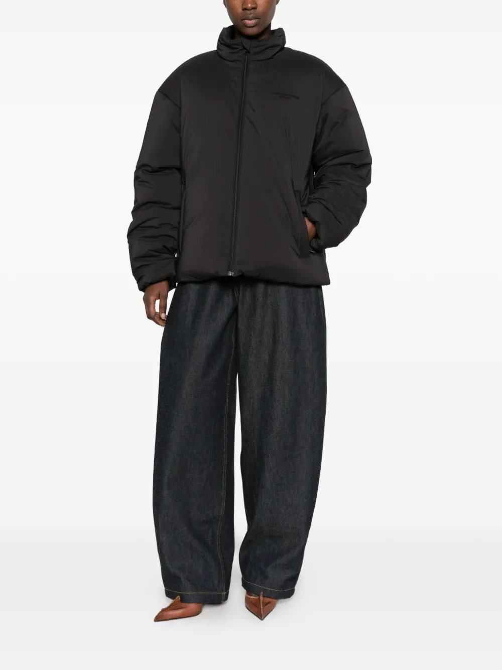 Alexander Wang logo-embroidered puffer jacket Zwart