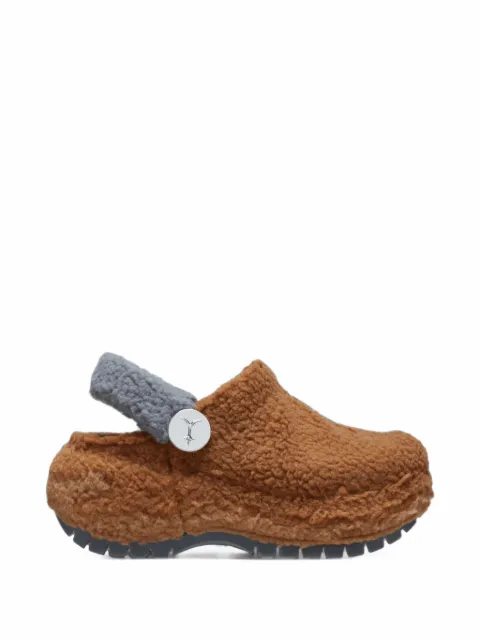 Crocs Classic Mega Crush clogs