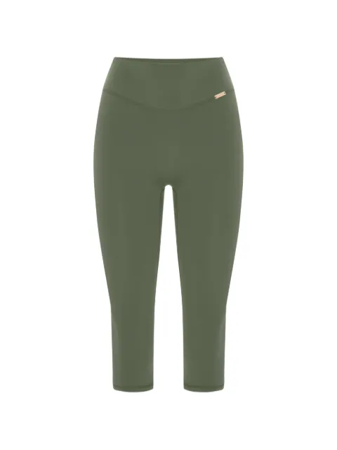AMADA WEAR Capri logo-plaque leggings