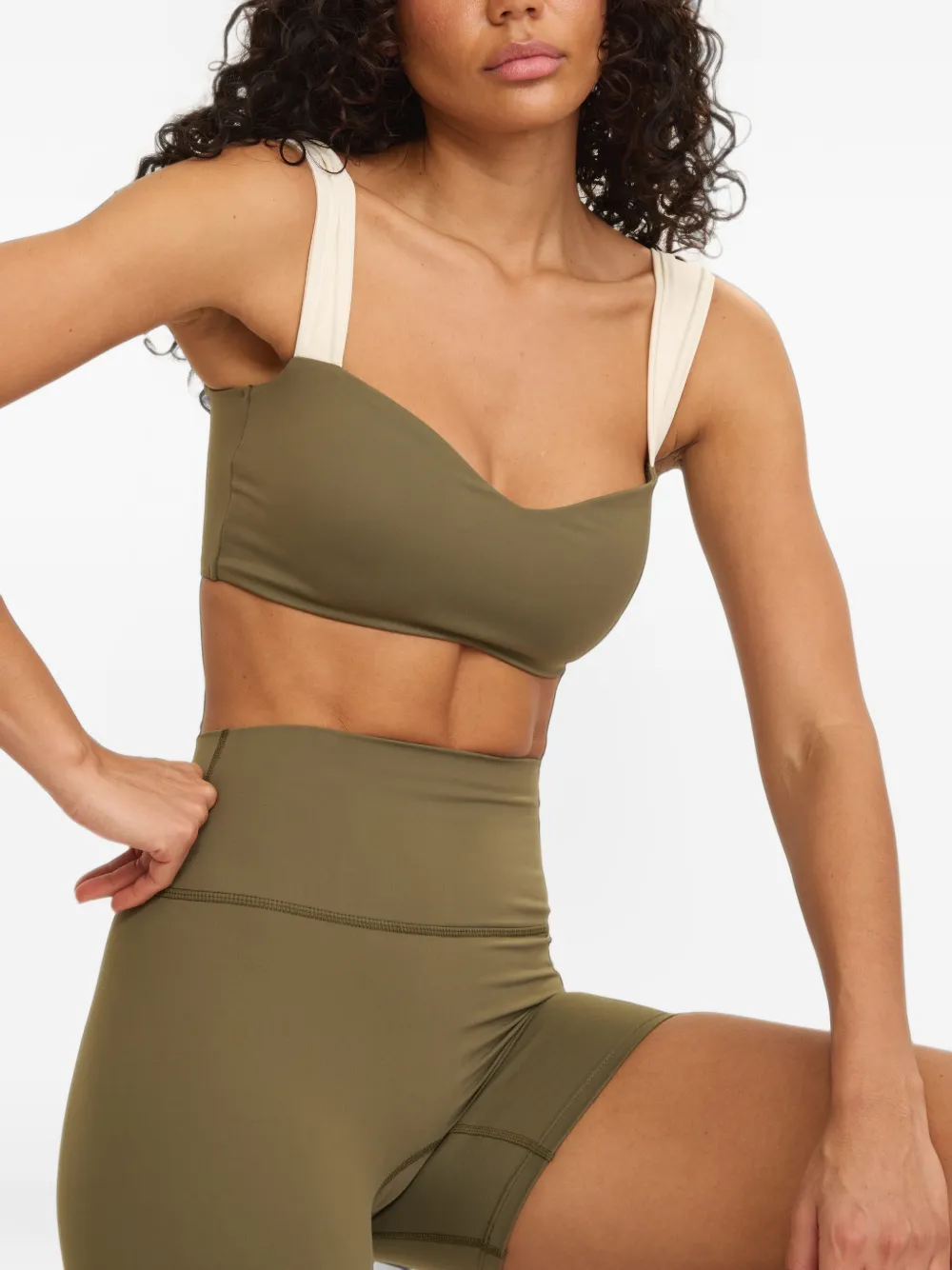 AMADA WEAR Jaqueline balconette sports bra Groen