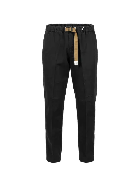 White Sand pantalones tapered con cinturón