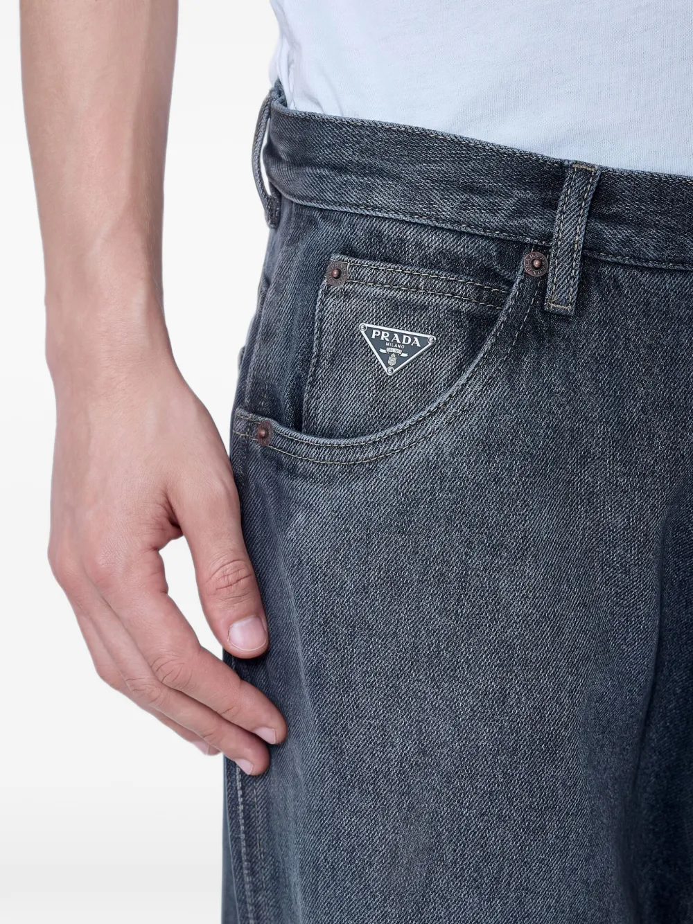 Prada logo-patch wide-leg jeans Grijs