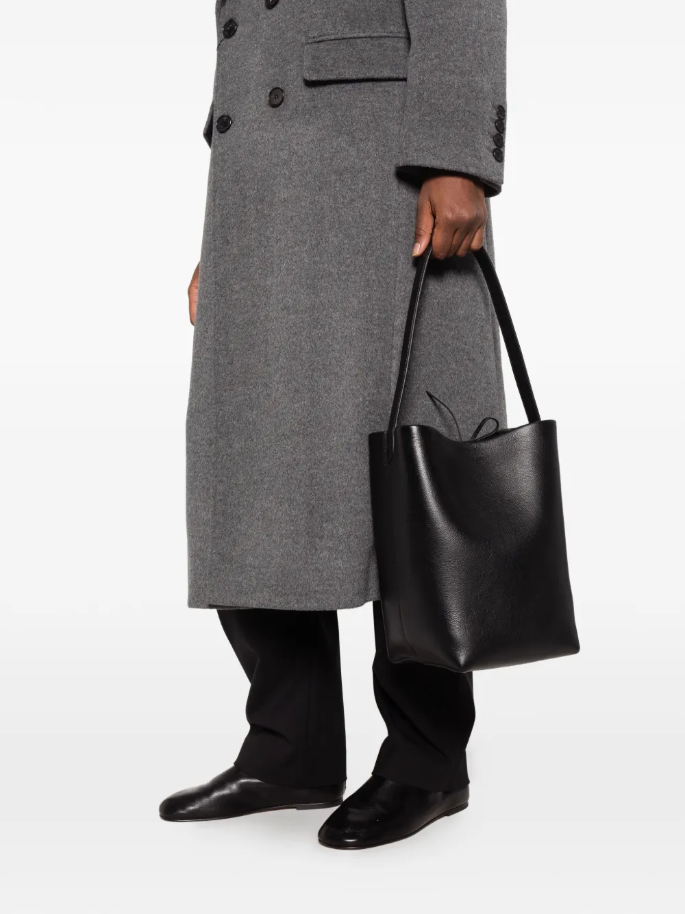 The Row medium N S Park bucket bag Zwart