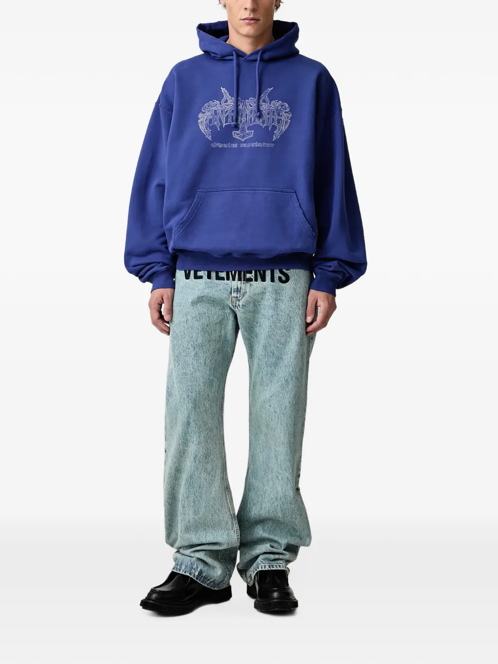 VETEMENTS Anithate graphic-print distressed hoodie Blauw