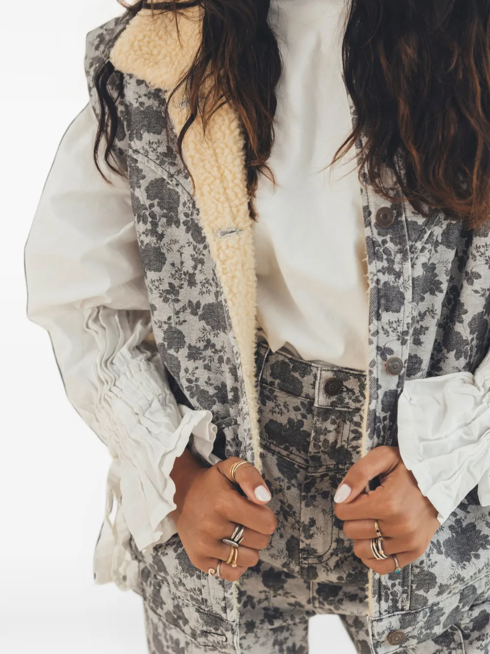 Favorite People Golden Hour floral-print sherpa-collar gilets Grijs