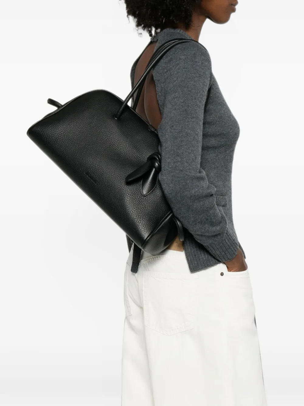 Jacquemus The Turismo soft bowling bag. Zwart