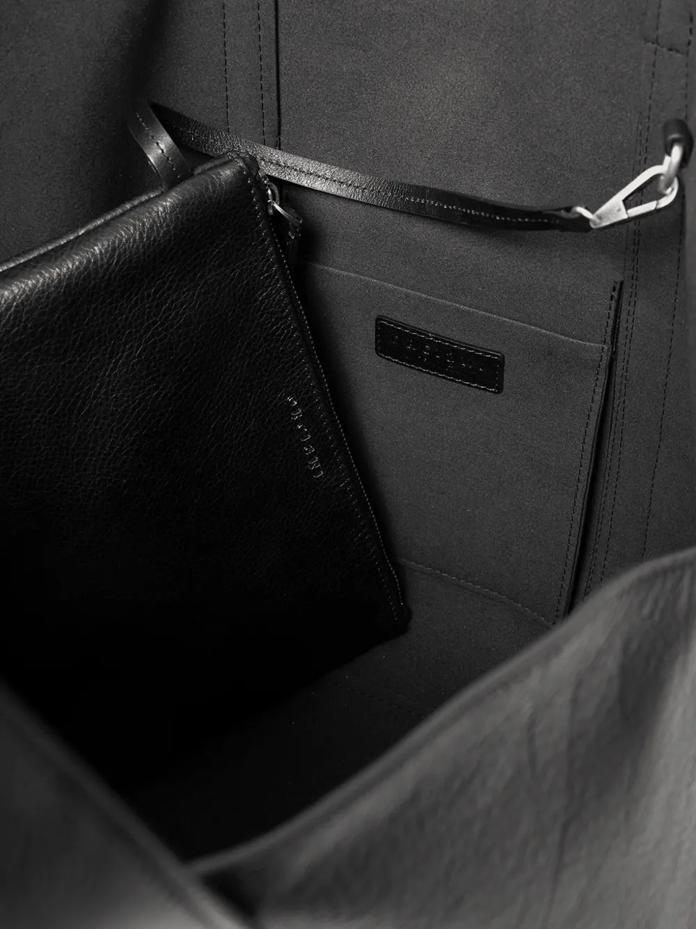 Orciani Lagoon grained leather tote bag Zwart