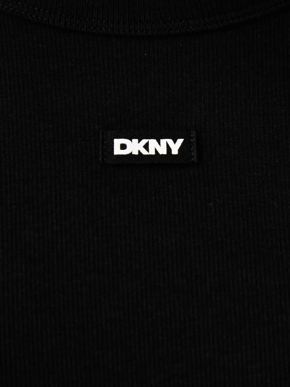 DKNY logo-patch ribbed T-shirt Zwart