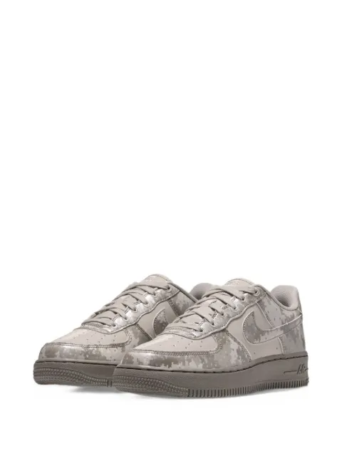 Nike Kids Air Force 1 Camo logo-detail sneakers