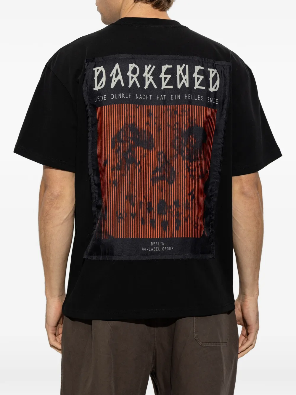 44 LABEL GROUP Darkened Skull logo-print graphic-back T-shirt Zwart