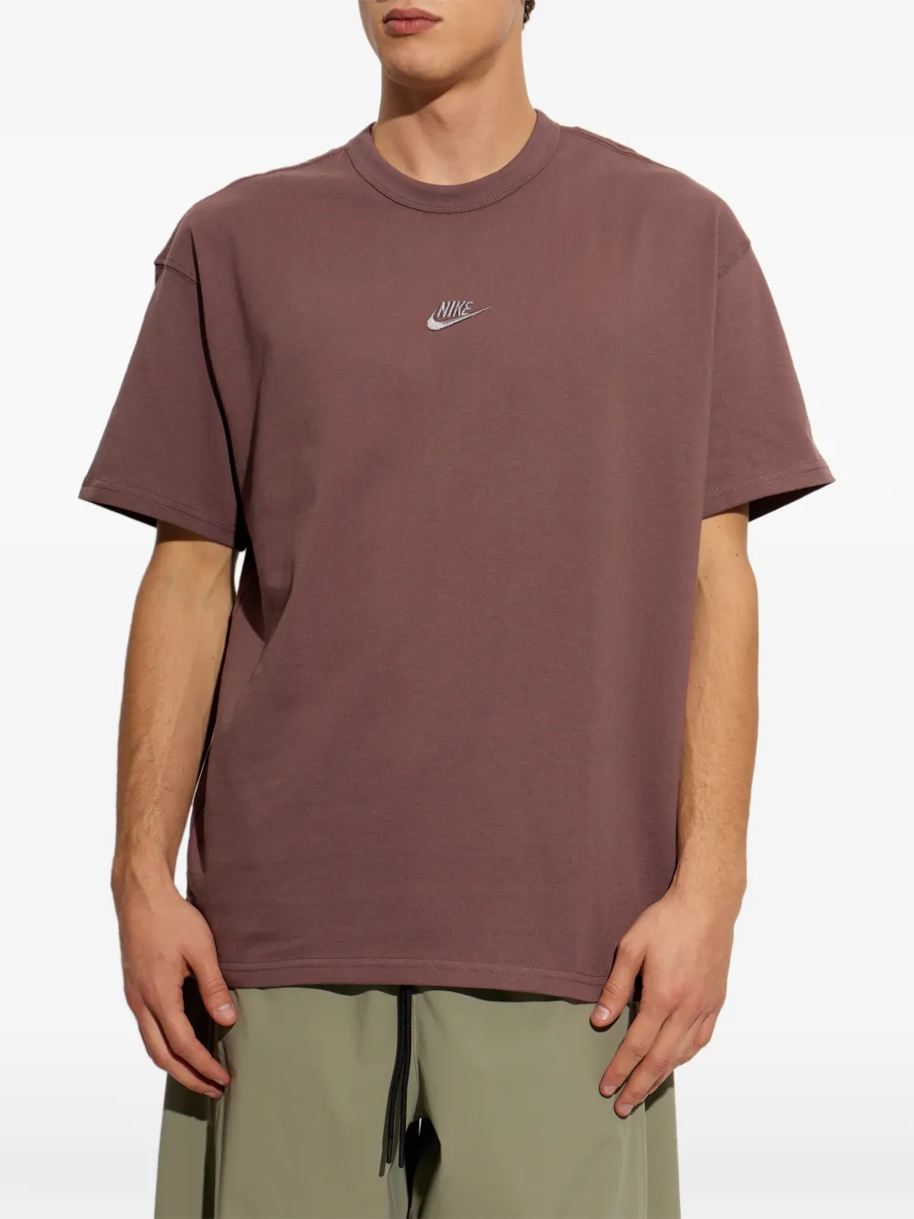 Nike Sportswear premium essentials T-shirt Bruin