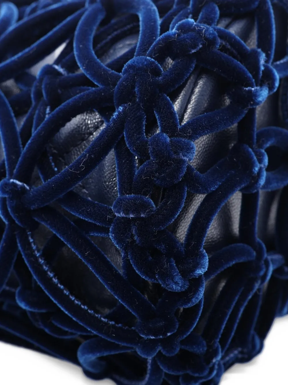 CHANEL Pre-Owned 2021 S Matelassé velvet-overlay bucket bag Blauw