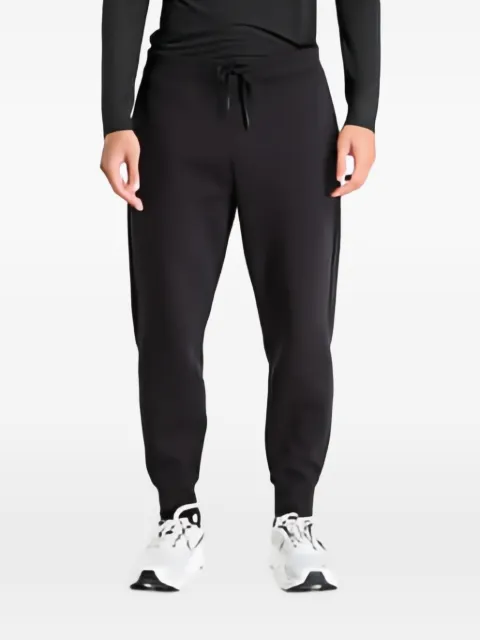 On  Focus Tech track pants