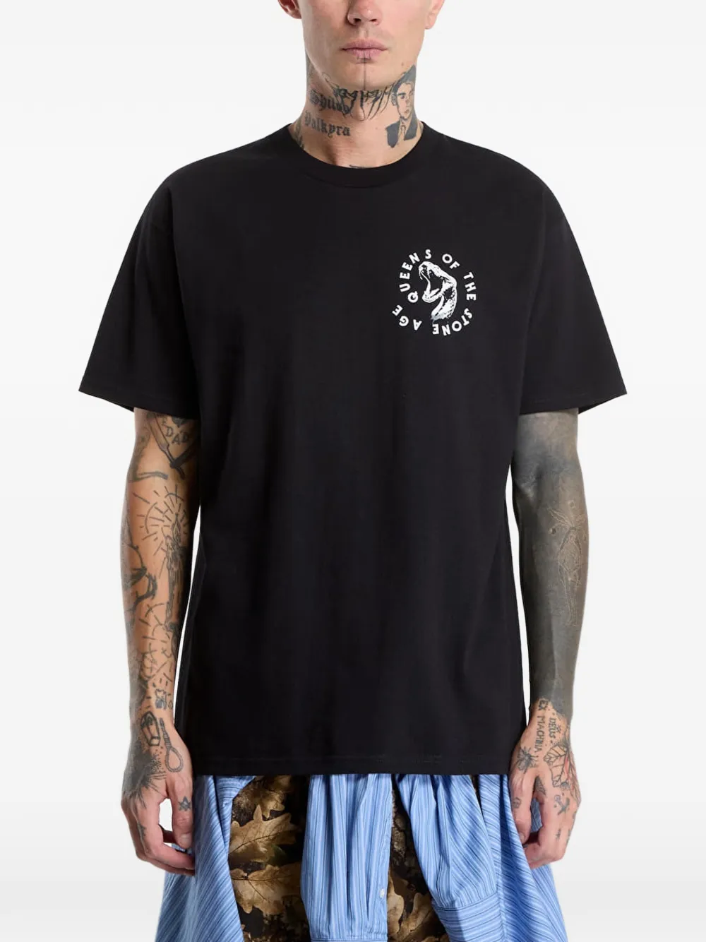 Vans Queen of the Stone Age Ouroboros T-shirt Zwart