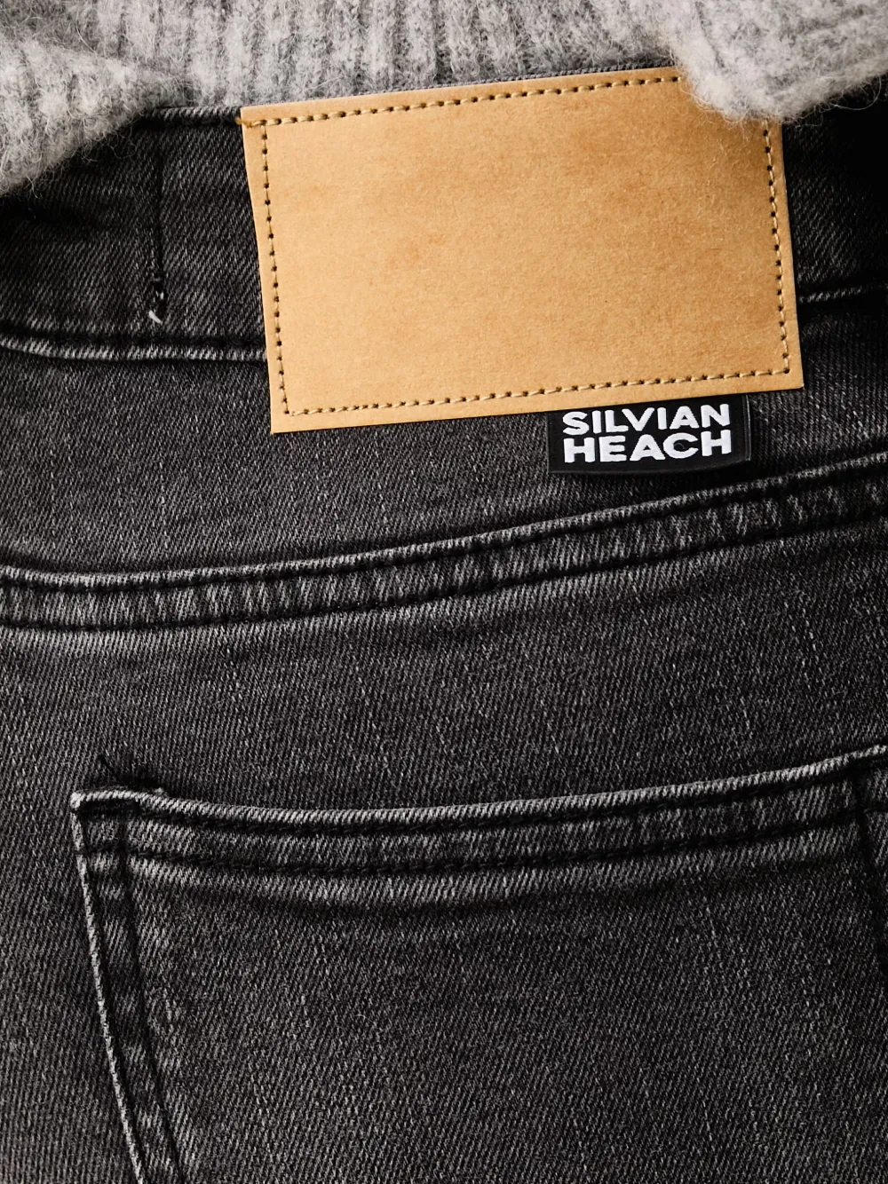 Silvian Heach raw-cut flared jeans Zwart