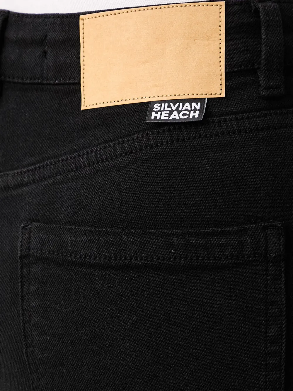 Silvian Heach logo-patch jeans Zwart
