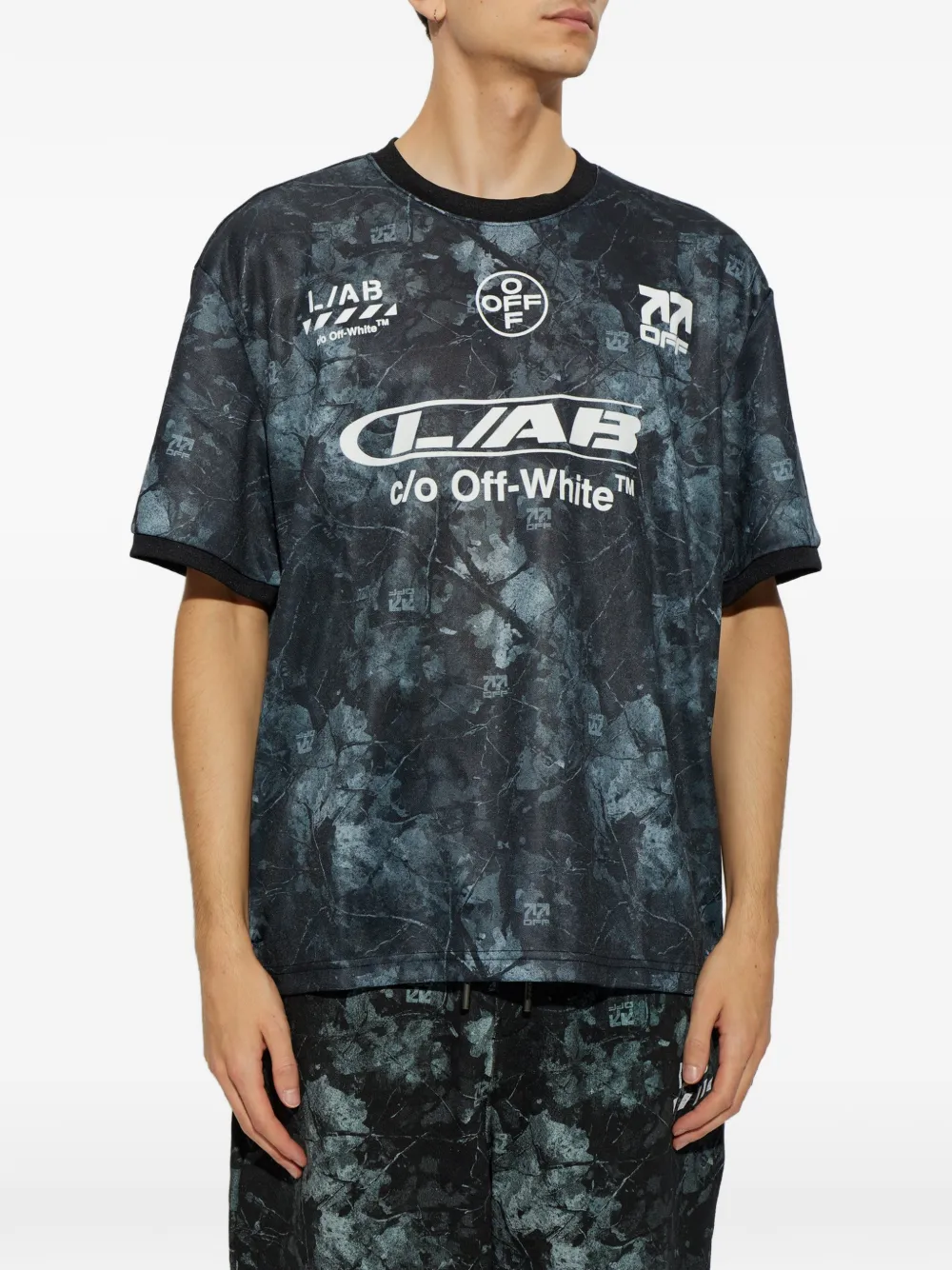 L ab c o Off-White logo-print T-shirt Zwart